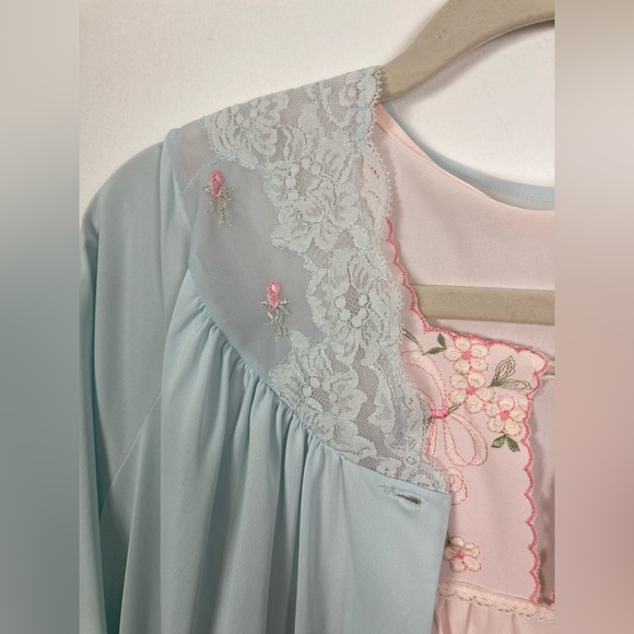 Vintage 2 Piece Set Baby Pink Baby Blue Delicate Floral detail - Picture 2 of 6